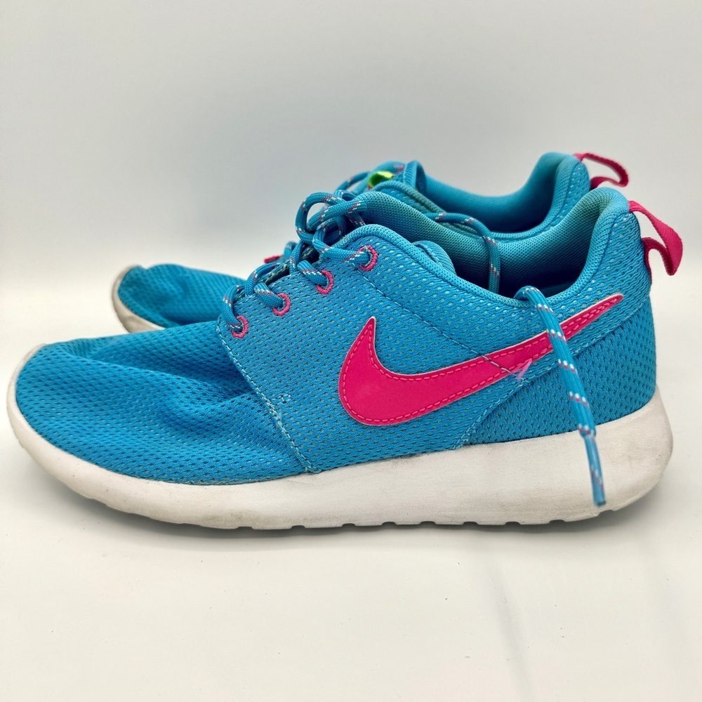 Nike Blue and Pink Roshe Athletic Shoes Kids’ Used Condition